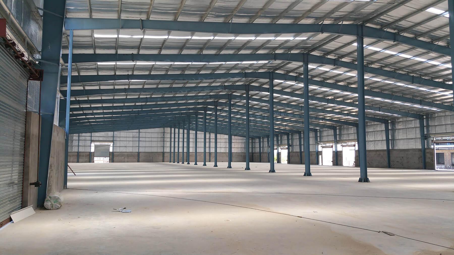 PEB vs RCC Structure – Which is Better for Industrial Buildings?